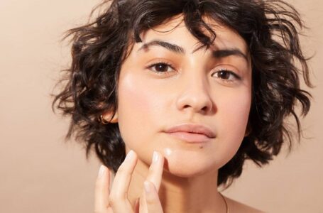 ۲۵ ترفند خانگی عالی برای درمان جوش سرسفید روی بینی و چانه