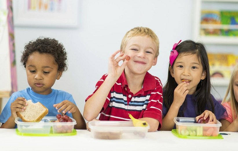  ۵ راه‌حل ساده برای بهبود تغذیه و رشد کودک