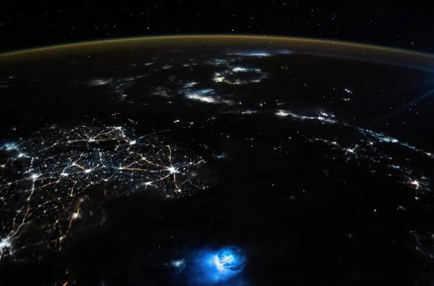 تصویری جدید از فضا که عظمت زمین را نشان می‌دهد