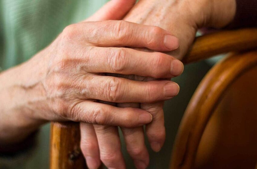 چه افرادی دچار آرتروز انگشت می‌شوند؟