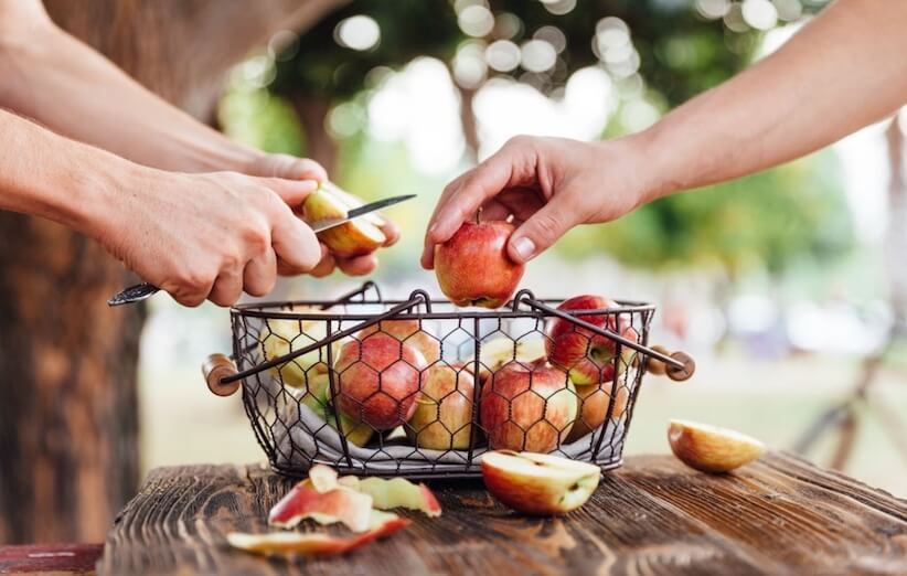  ۷ روش برای استفاده از پوست سیب که نمی‌دانستید