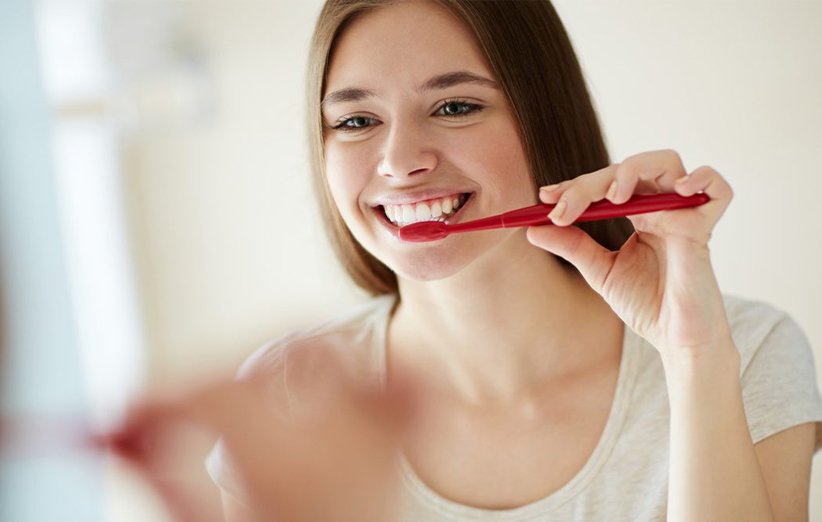  ۴ ابزار که باید برای مراقبت کامل از دهان و دندان استفاده کنید