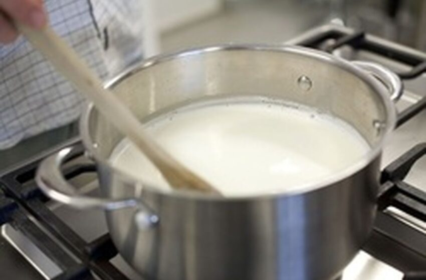  جوشاندن شیر مفید است یا مضر؟