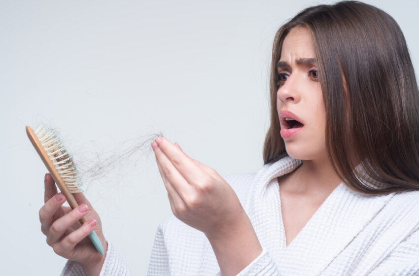  ارتباط استرس با ریزش مو و نحوه درمان آن با کاشت مو