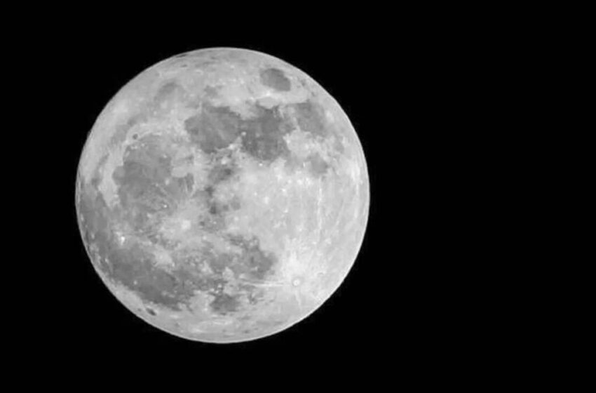  دانشمندان قلب ماه را دیدند+عکس